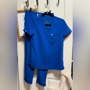 Figs scrub set in Royal Blue size XSmall Catarina top and YOLO pant